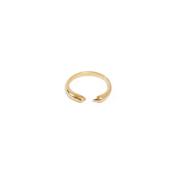 14kt gold ring designed to look like a delicate claw on your finger